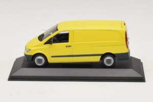Mercedes Vito W638 Gelb Minichamps 1:43 B67871200-R1 Metall