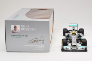 Mercedes W03 #8 N. Rosberg Mercedes AMG Petronas Showcar 2012 Minichamps 1:18 110120078 Metall – Bild 6 von 7
