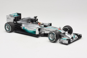 Mercedes W05 #44 L. Hamilton Mercedes AMG Petronas Chinese Grand Prix Winner 2014 Minichamps 1:18 110140244 Metall – Bild 4 von 7