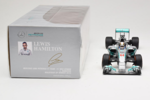 Mercedes W05 #44 L. Hamilton Mercedes AMG Petronas Malaysian Grand Prix Winner 2014 Minichamps 1:18 110140144 Metall – Bild 6 von 7