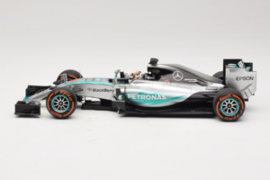 Mercedes W06 #44 L. Hamilton Mercedes AMG Petronas Japanese Grand Prix Winner 2015 Minichamps 1:18 110150344 Metall – Bild 3 von 7