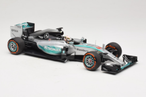 Mercedes W06 #44 L. Hamilton Mercedes AMG Petronas Japanese Grand Prix Winner 2015 Minichamps 1:18 110150344 Metall – Bild 4 von 7
