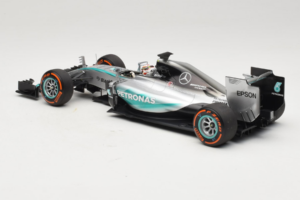 Mercedes W06 #44 L. Hamilton Mercedes AMG Petronas Japanese Grand Prix Winner 2015 Minichamps 1:18 110150344 Metall – Bild 5 von 7