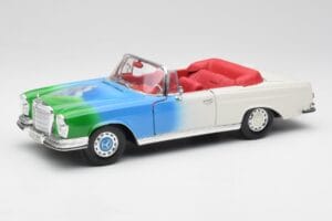 Mercedes 280SE W108 Tricolor Maisto 1:18 56014 Metall