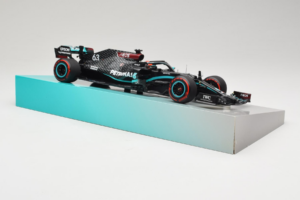 Mercedes W11 #63 G. Russell Mercedes AMG Petronas Sakhir Grand Prix 2020 Minichamps 1:18 113201663 Resin – Bild 4 von 7