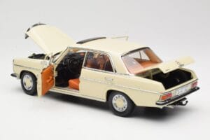 Mercedes W115 Strich 8 Creme Sun Star 1:18 4581 Metall – Bild 5 von 8