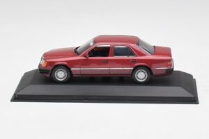 Mercedes 300D W124 Rot Minichamps 1:43 3209 Metall
