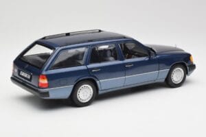 Mercedes 300D W124 T-Modell Nautical Blau Norev 1:18 183962 Metall – Bild 3 von 8