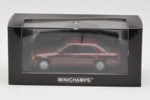 Mercedes W124 Dark Red Metallic Minichamps 1:43 MB002 Metall – Bild 4 von 4