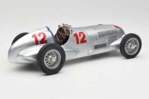 Mercedes W125 #12 R. Caracciola Grand Prix 1937 CMC 1:18 M-052 Metall – Bild 2 von 6