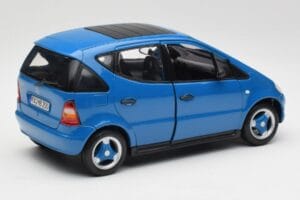 Mercedes A-Class W168 Azure Blau Maisto 1:18 50311 Metall – Bild 3 von 8