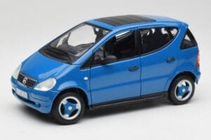 Mercedes A-Class W168 Azure Blau Maisto 1:18 50311 Metall