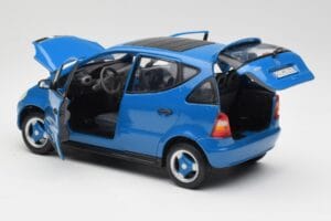 Mercedes A-Class W168 Azure Blau Maisto 1:18 50311 Metall – Bild 5 von 8