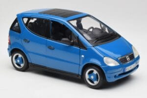 Mercedes A-Class W168 Azure Blau Maisto 1:18 50311 Metall – Bild 6 von 8