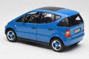 Mercedes A-Class W168 Azure Blau Maisto 1:18 50311 Metall – Bild 7 von 8