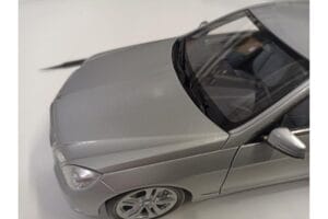 Mercedes E-Klasse W212 Avantgarde Iridium Silber Lackierung Ausgabe 1 Minichamps 1:18 B66960212-D1 Metall – Bild 8 von 11