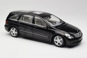 Mercedes R-Class W251 Obsidian Schwarz Minichamps 1:18 150034601 Metall – Bild 6 von 8