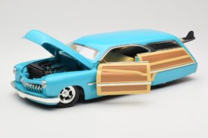 Mercury Merc Woodie Blau Hot Wheels 1:18 27806 Metall – Bild 2 von 8