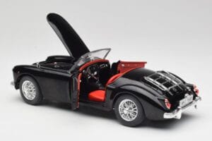 MGA English Roadster Schwarz Revell 1:18 84559091 Metall – Bild 5 von 8