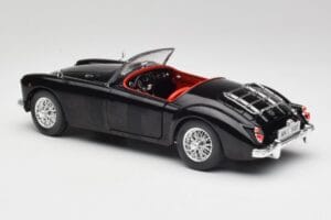 MGA English Roadster Schwarz Revell 1:18 84559091 Metall – Bild 7 von 8