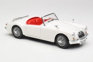 MGA Roadster Old English White Revell 1:18 08455 Metall – Bild 6 von 8