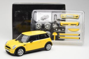 Mini Cooper One R50 Aerodynamik-Paket Gelb Kyosho 1:18 80430148553 Metall – Bild 8 von 8