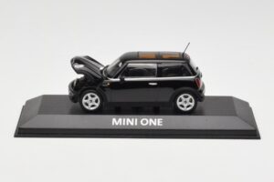 Mini One R50 Schwarz Mit Schwarzem Dach Minichamps 1:43 MINI005 Metall – Bild 5 von 5