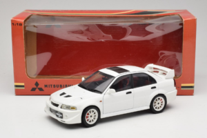 Mitsubishi Lancer Evo VI Tommi Makinen Edition Weiss AUTOart 1:18 77157 Metall – Bild 8 von 8