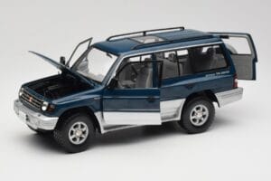 Mitsubishi Pajero V20 LWB Blau & Silber Sun Star 1:18 1212 Metall – Bild 2 von 8