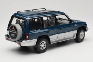 Mitsubishi Pajero V20 LWB Blau & Silber Sun Star 1:18 1212 Metall – Bild 3 von 8