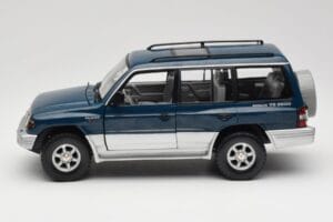 Mitsubishi Pajero V20 LWB Blau & Silber Sun Star 1:18 1212 Metall – Bild 4 von 8