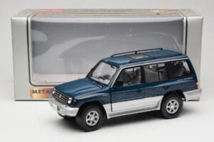 Mitsubishi Pajero V20 LWB Blau & Silber Sun Star 1:18 1212 Metall – Bild 8 von 8