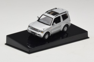 Mitsubishi Pajero SWB Silber AUTOart 1:43 57113 Metall – Bild 2 von 4