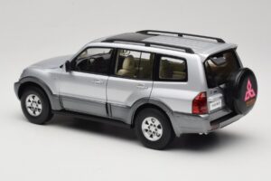 Mitsubishi Pajero V73 Blau YC Model 1:18 241218040102010209 Metall – Bild 7 von 8