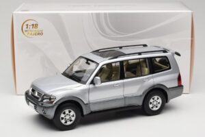 Mitsubishi Pajero V73 Blau YC Model 1:18 241218040102010209 Metall – Bild 8 von 8