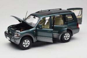 Mitsubishi Pajero V73 Grün YC Model 1:18 241218040101010215 Metall – Bild 2 von 8