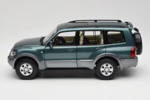 Mitsubishi Pajero V73 Grün YC Model 1:18 241218040101010215 Metall – Bild 4 von 8