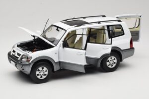 Mitsubishi Pajero V73 Weiss YC Model 1:18 241218040103010206 Metall – Bild 2 von 8