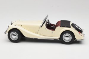 Morgan 4/4 Series II Weiss Kyosho 1:18 08111W Metall – Bild 4 von 8