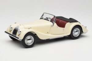 Morgan 4/4 Series II Weiss Kyosho 1:18 08111W Metall