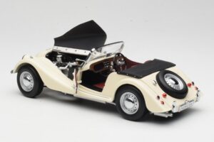 Morgan 4/4 Series II Weiss Kyosho 1:18 08111W Metall – Bild 5 von 8