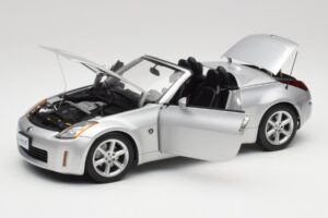 Nissan 350Z Z33 Roadster Diamond Silber AUTOart 1:18 77371 Metall – Bild 2 von 8