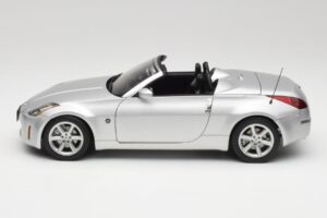 Nissan 350Z Z33 Roadster Diamond Silber AUTOart 1:18 77371 Metall – Bild 4 von 8