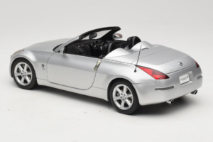 Nissan Fairlady Z Z33 Roadster Diamond Silver AUTOart 1:18 77376 Metall – Bild 7 von 8