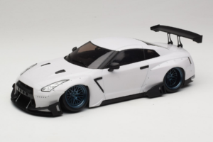 Nissan GT-R R35 Boost Wars 2 Weiss Jp Kraemo 1:18 KRAEMO001 Metall