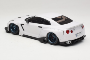 Nissan GT-R R35 Boost Wars 2 Weiss Jp Kraemo 1:18 KRAEMO001 Metall – Bild 6 von 7