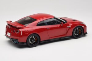 Nissan GT-R R35 Track Edition NISMO Vibrant Red MotorHelix 1:18 M83511 Metall – Bild 3 von 8