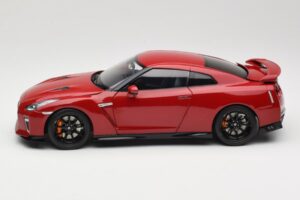 Nissan GT-R R35 Track Edition NISMO Vibrant Red MotorHelix 1:18 M83511 Metall – Bild 4 von 8