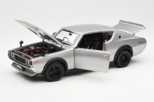 Nissan Skyline 2000 GT-R KPGC110 Silber Kyosho 1:18 08255S Metall – Bild 2 von 8