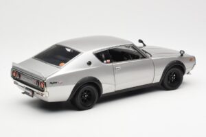 Nissan Skyline 2000 GT-R KPGC110 Silber Kyosho 1:18 08255S Metall – Bild 3 von 8